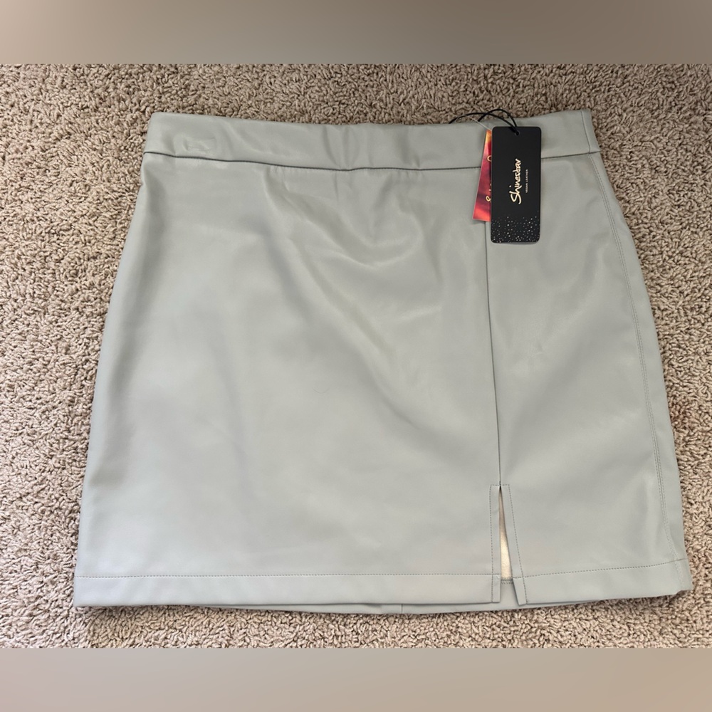 Shinestar NWT Vegan Leather Mini Skirt Size Large